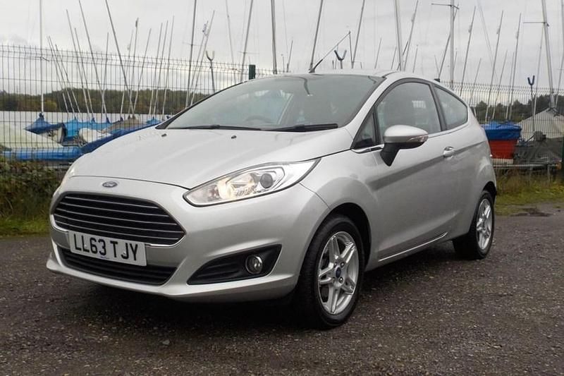 Silver Used 2013 Ford Fiesta Zetec Hatchback | £4,195 (Fair price) - Image 1/1
