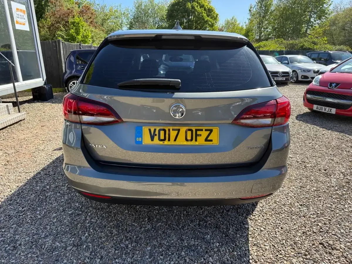 Used Vauxhall Astra Elite 150 HP (110 kW) 2017 Grey Estate