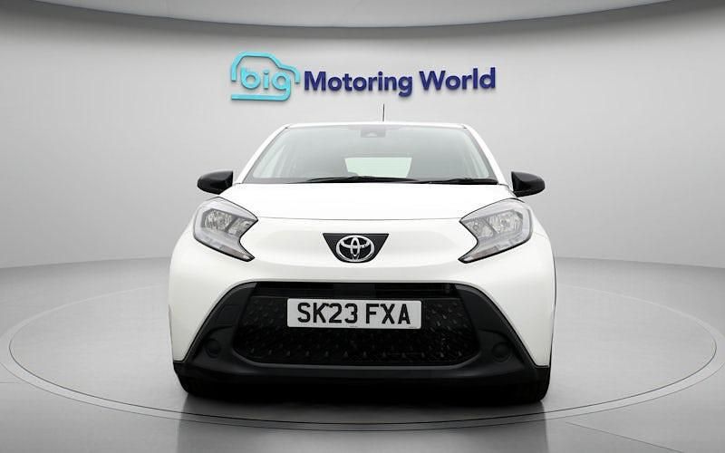 Used Toyota Aygo X PURE 72 HP (52 kW) 2025 SUV