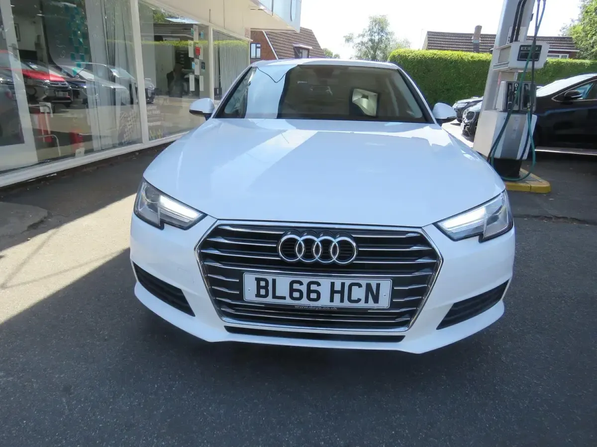 Used Audi A4 Design 2016 White Sedan