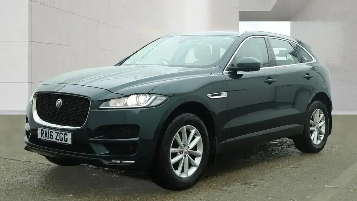 Used Jaguar F-Pace Prestige 180 HP (132 kW) 2016 Green SUV