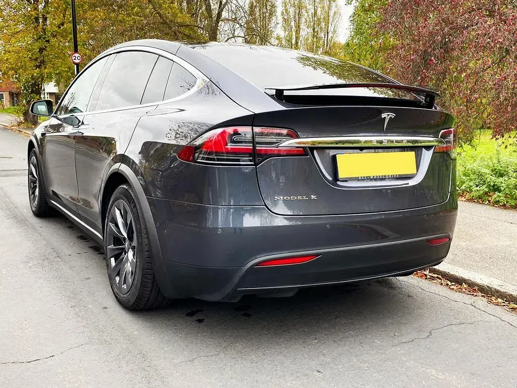 Used Tesla Model X 305 kW (416 HP) 2017 Silver SUV