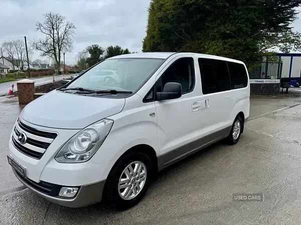Used Hyundai I800 SE 134 HP (98 kW) 2017 White MPV