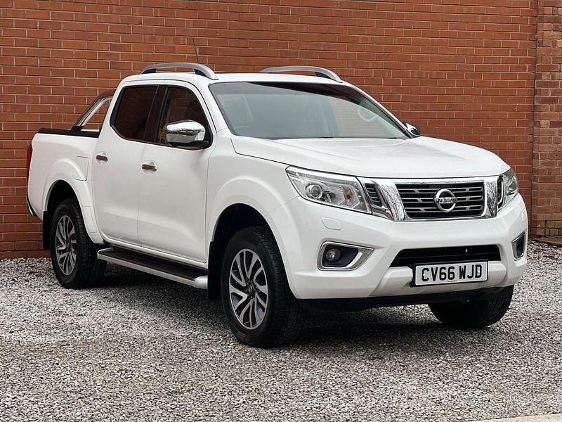 Used Nissan Navara Tekna 2017 White Pickup