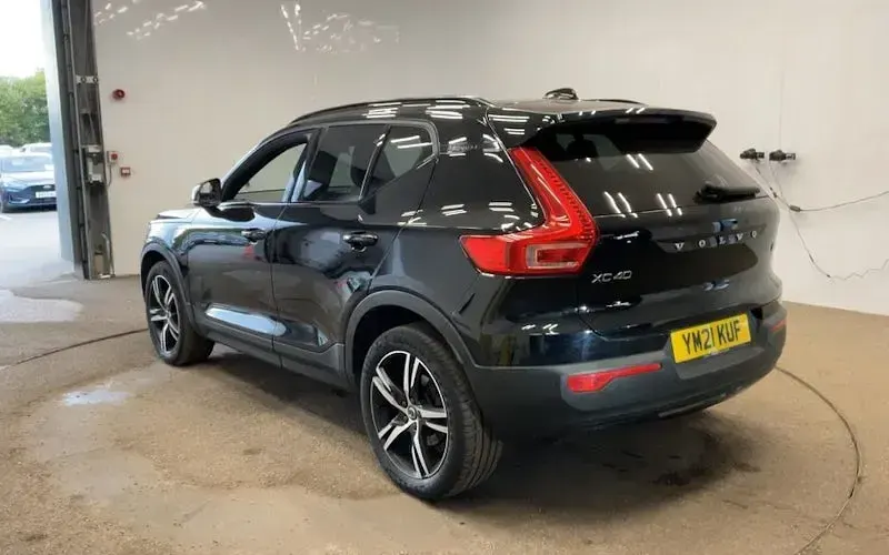 Used Volvo XC40 R-Design 211 HP (155 kW) 2021 Black SUV