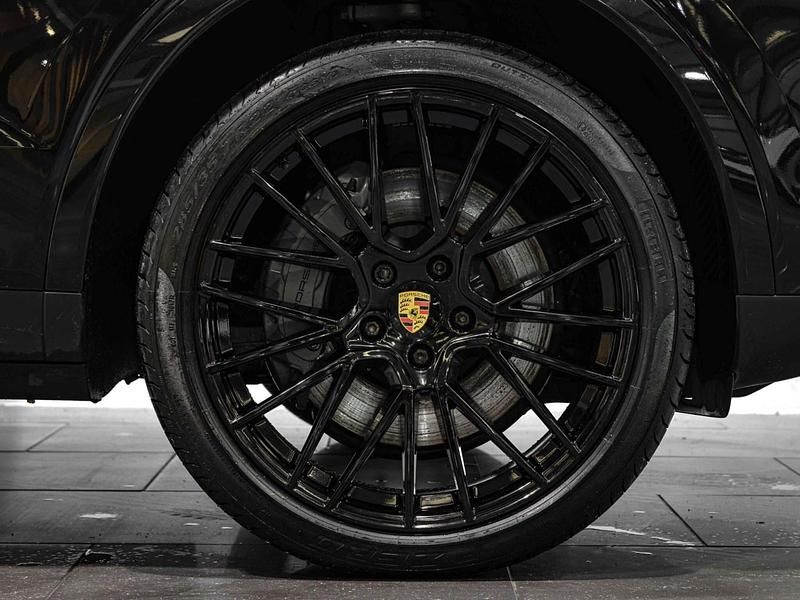 Used Porsche Cayenne 468 HP (344 kW) 2019 Black SUV