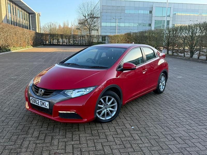 Begagnad Honda Civic SE 100 HK (73 kW) 2012 Röd Halvkombi