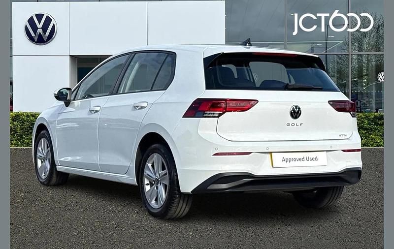 Used VW Golf VIII Life 147 HP (108 kW) 2023 White Hatchback