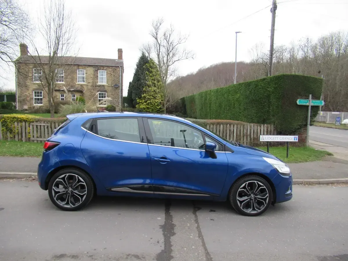 Used Renault Clio Dynamique 120 HP (88 kW) 2018 Blue Hatchback