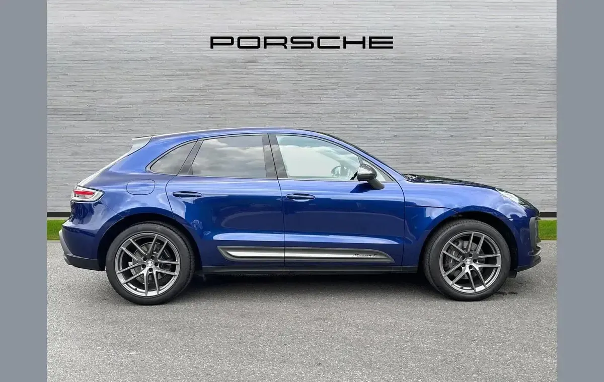 Used Porsche Macan T 261 HP (191 kW) 2024 Blue SUV