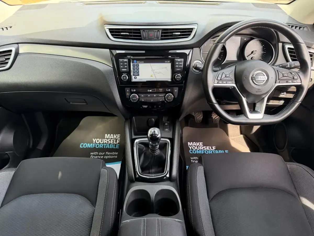 Used Nissan Qashqai N-Connecta 2018 White SUV
