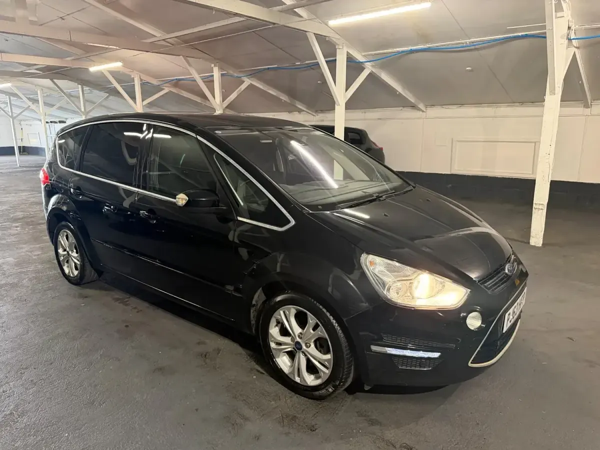 Used Ford S-MAX Titanium 115 HP (84 kW) 2013 Black MPV