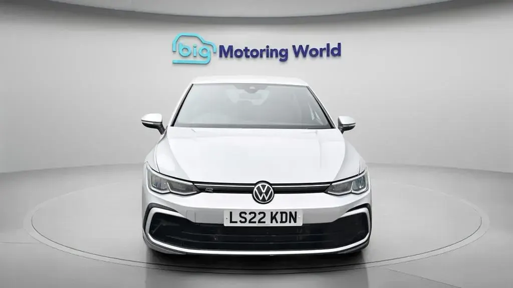 Used VW Golf VIII R-line 150 HP (110 kW) 2022 Silver Hatchback