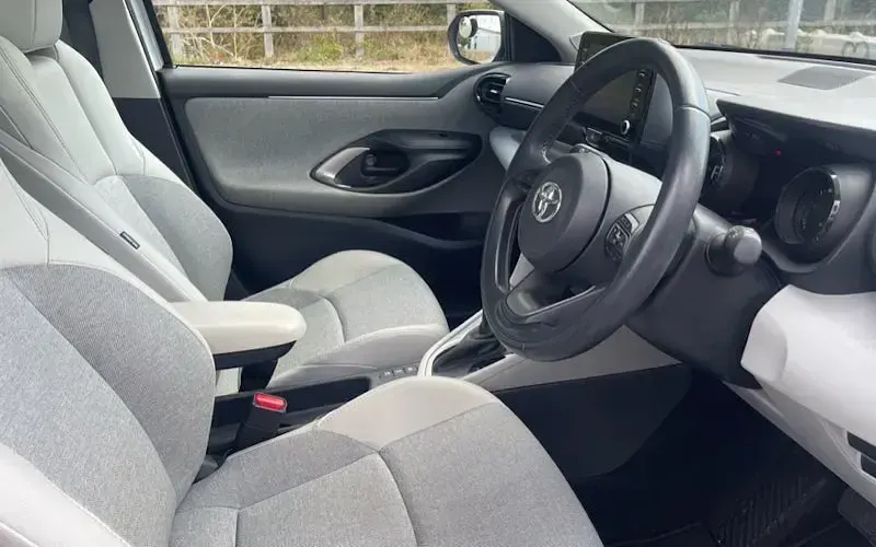 Used Toyota Yaris 116 HP (85 kW) 2021 Silver Hatchback