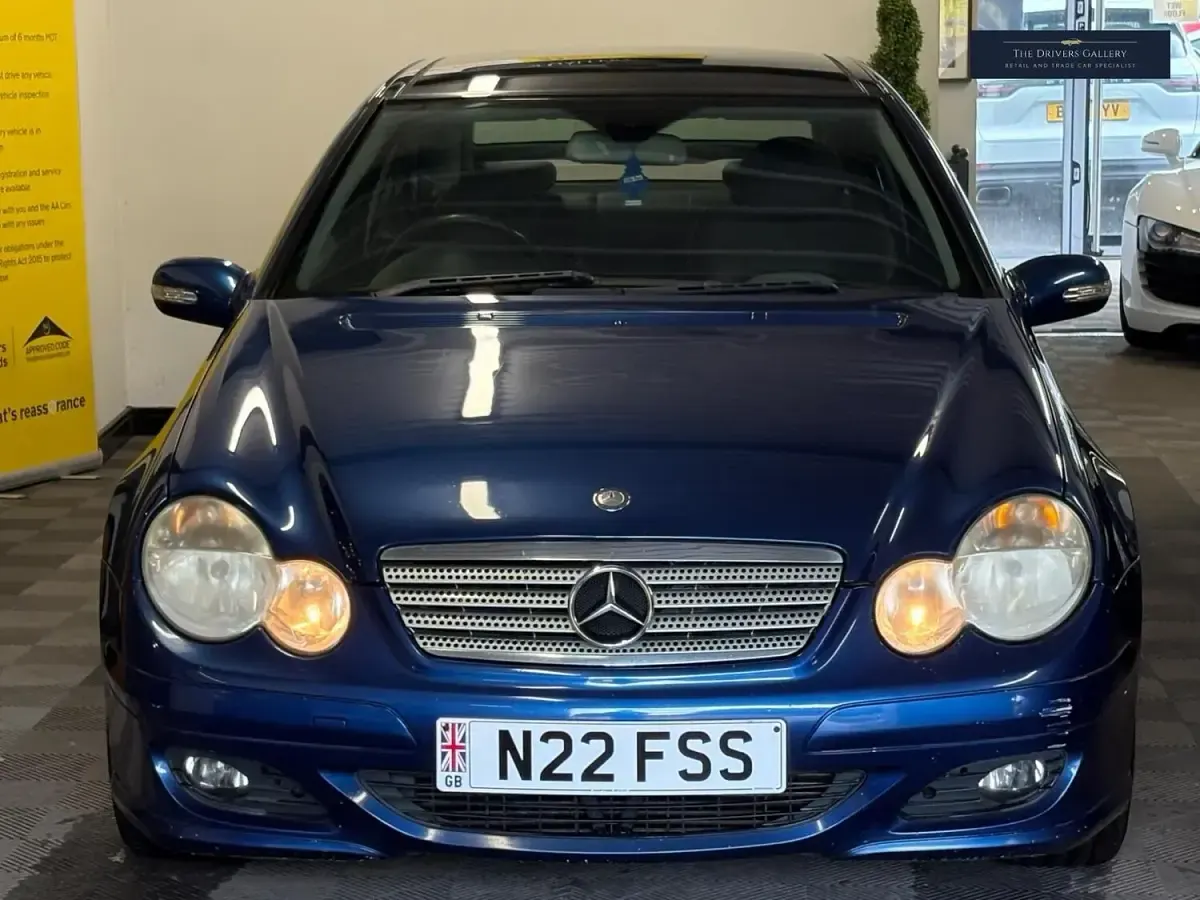 Used Mercedes C200 SE 2006 Blue Coupe