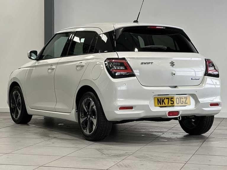 Used Suzuki Swift 82 HP (60 kW) 2025 Pure white pearl metallic Hatchback
