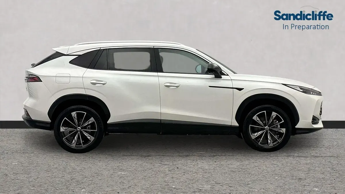 New MG HS SE 224 HP (164 kW) 2025 Metallic  white pearl SUV