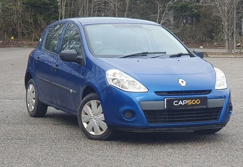 Usado Renault Clio II 75 HP (55 kW) 2011 Azul Citadino