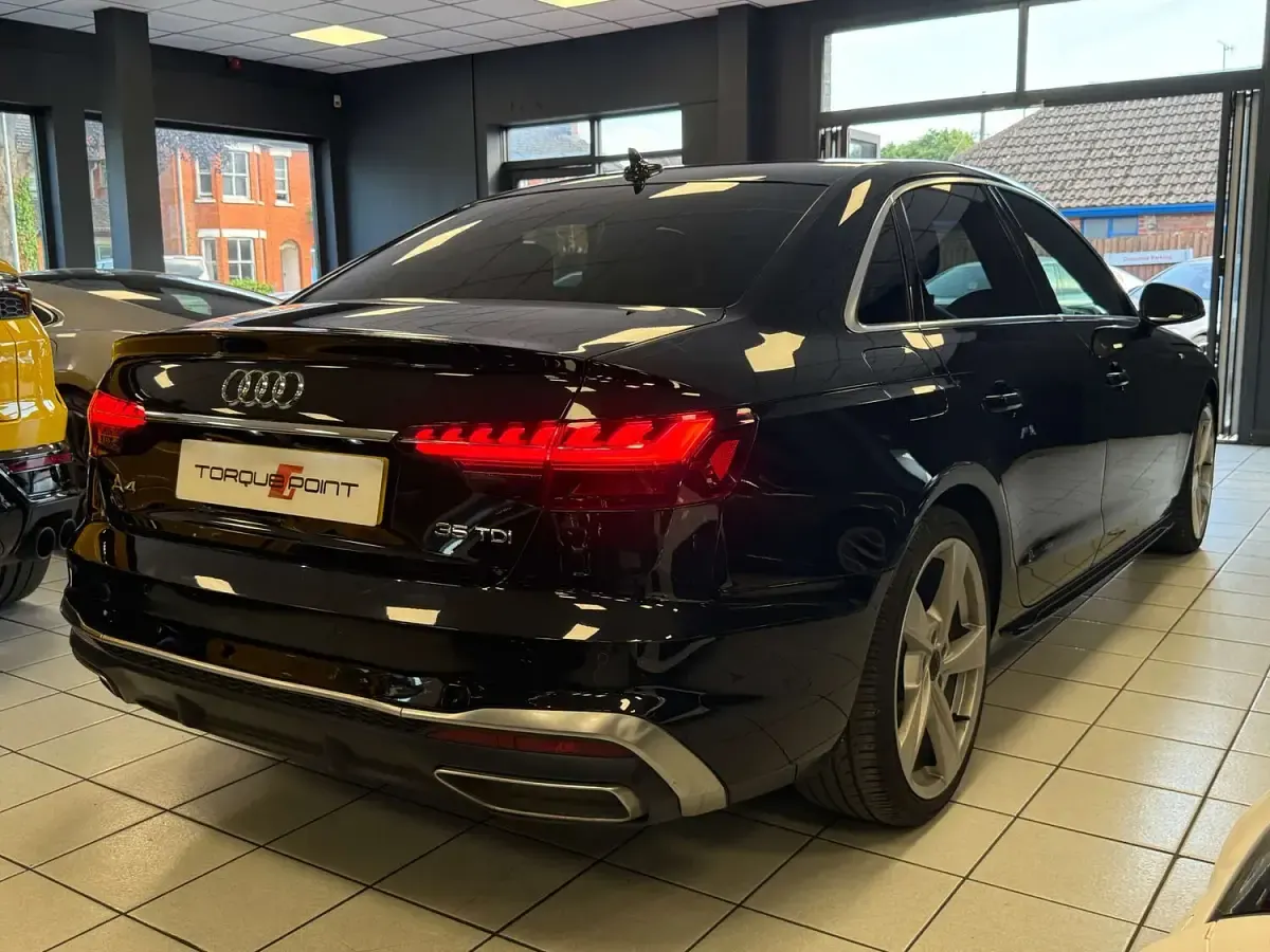 Used Audi A4 S-Line 163 HP (119 kW) 2020 Black Sedan