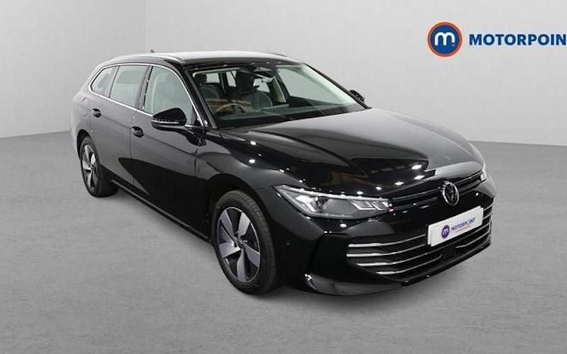Used VW Passat Life 204 HP (150 kW) 2025 Black Estate