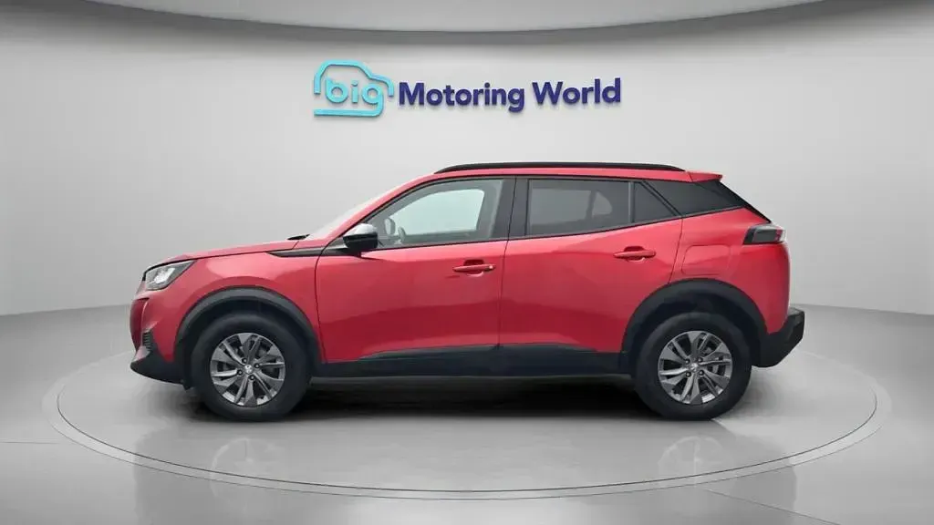 Used Peugeot 2008 Active+ 100 HP (73 kW) 2023 Red SUV