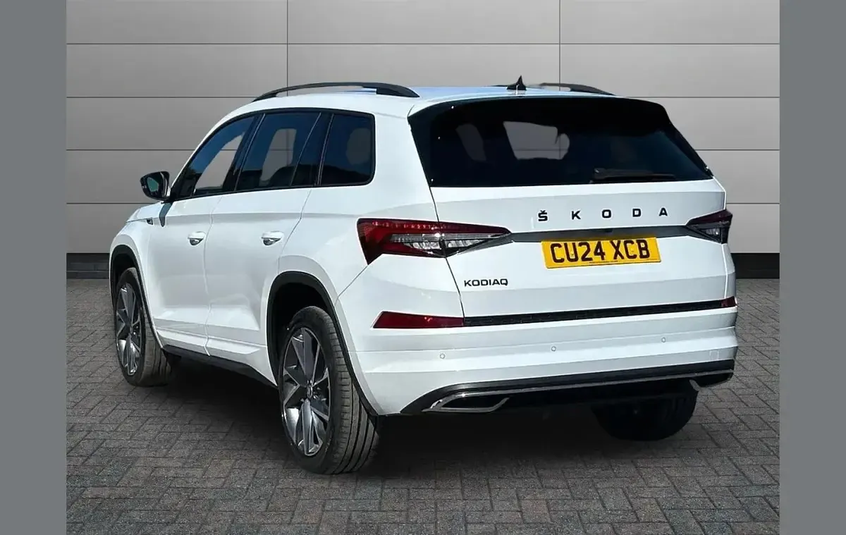 Used Skoda Kodiaq SportLine 150 HP (110 kW) 2024 Moon white metallic SUV