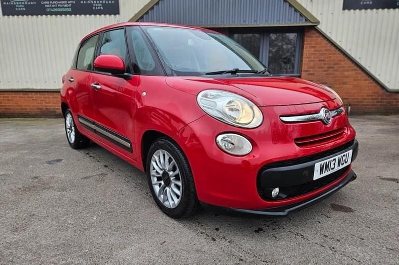 Used Fiat 500L Lounge 105 HP (77 kW) 2013 Red MPV