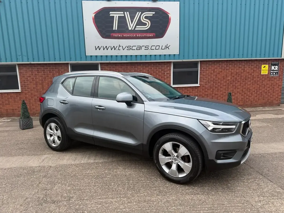 Used Volvo XC40 Momentum 156 HP (114 kW) 2018 Grey SUV
