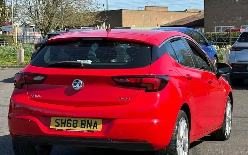 Used Vauxhall Astra SRi 150 HP (110 kW) 2018 Red Hatchback