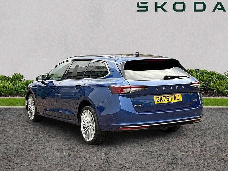 Used Skoda Superb LAURIN & KLEMENT 193 HP (141 kW) 2025 Blue Estate