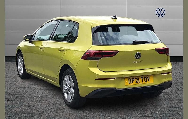 Used VW Golf VIII Life 108 HP (79 kW) 2021 Yellow Hatchback