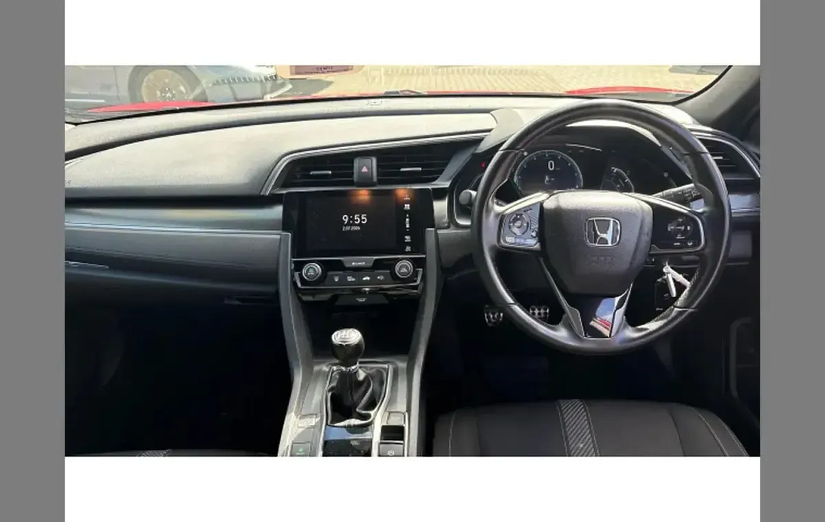 Used Honda Civic SR 126 HP (92 kW) 2019 Red Hatchback