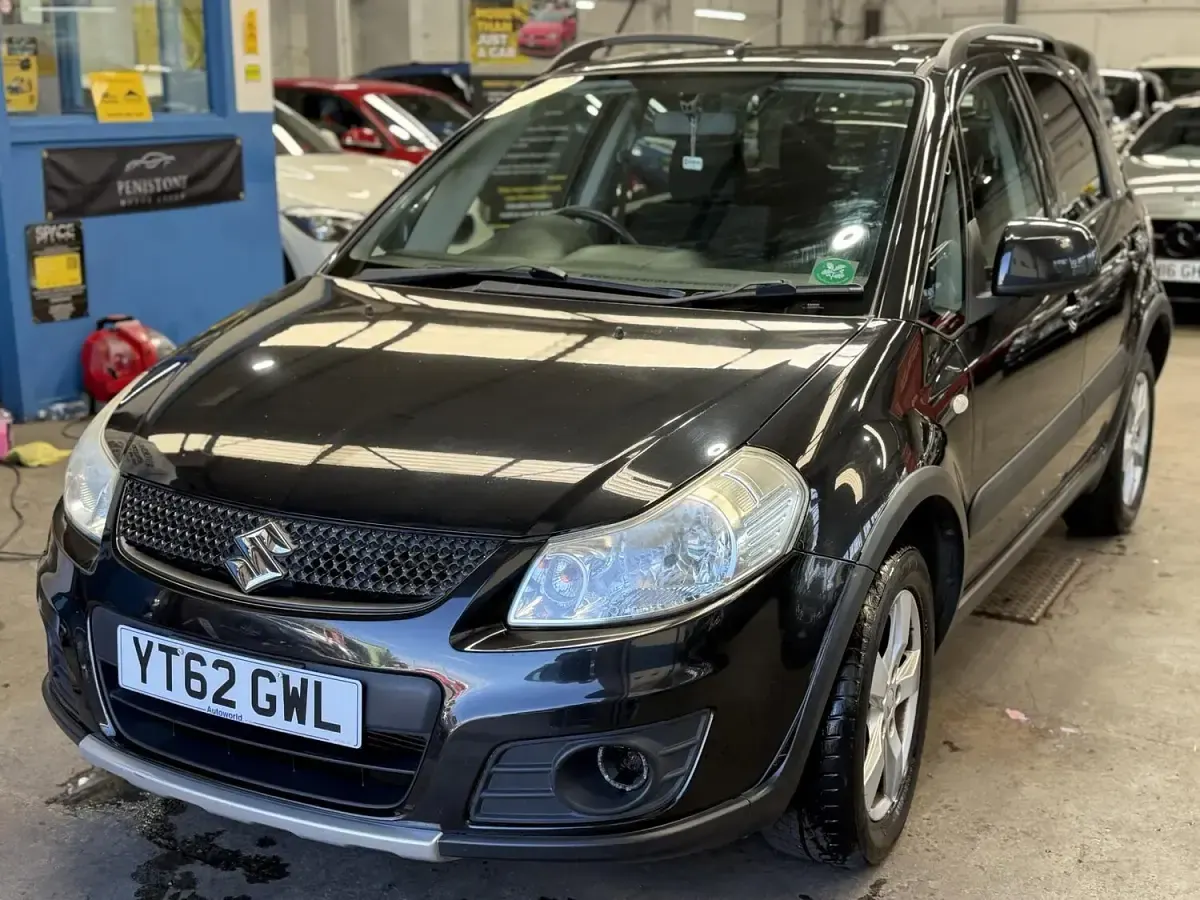 Used Suzuki SX4 SZ5 120 HP (88 kW) 2012 Black Hatchback