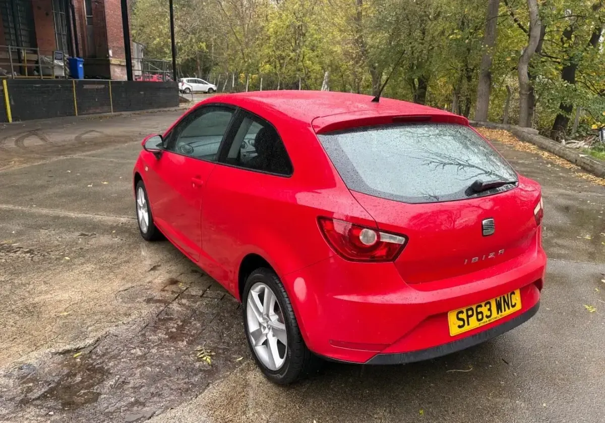 Second-hand Seat Ibiza 85 CP (62 kW) 2013 Roșu Hatchback