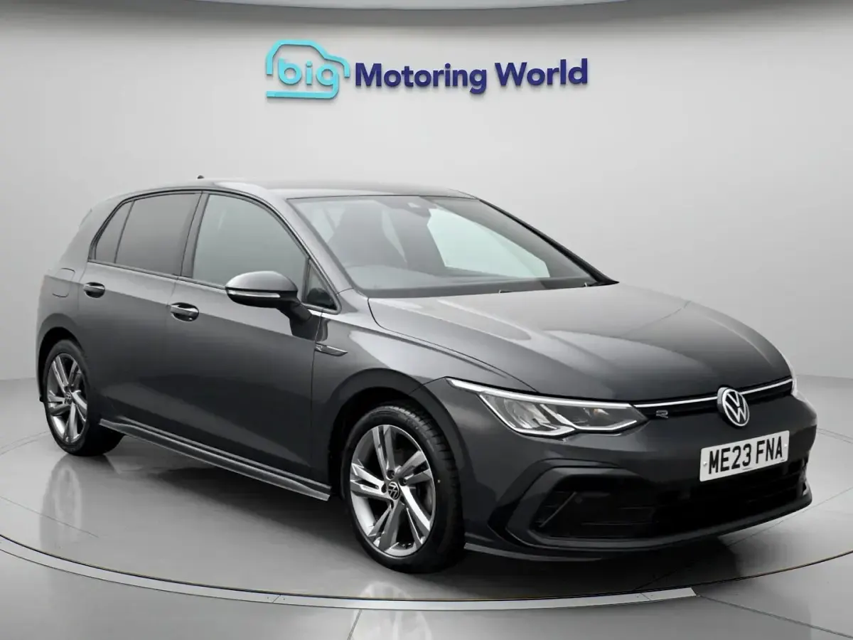 Used VW Golf VIII R-line 131 HP (96 kW) 2023 Hatchback
