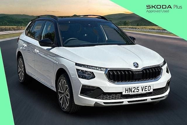 Moon white metallic black magic pearl effect New 2025 Skoda Kamiq Design Edition SUV | £23,500 - Image 1/4