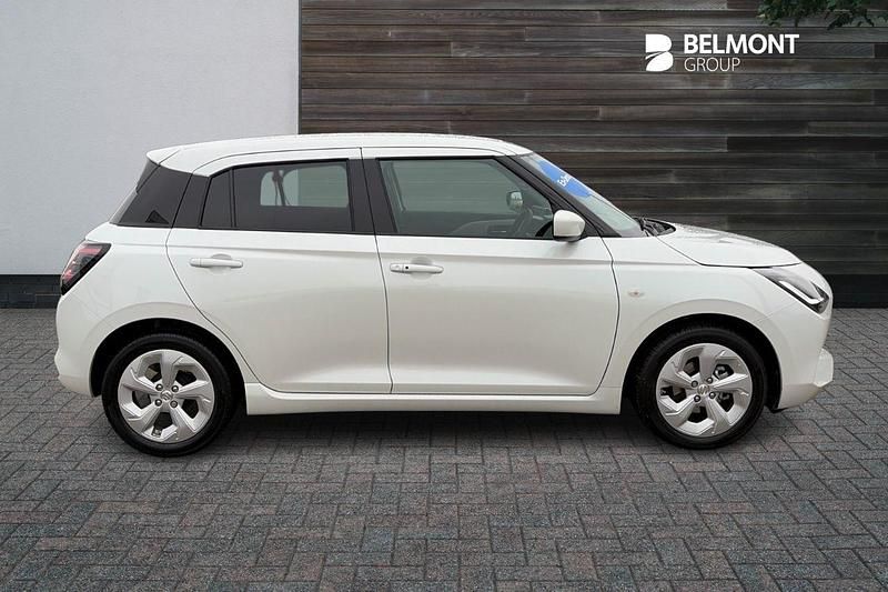 Used Suzuki Swift 2025 White Hatchback