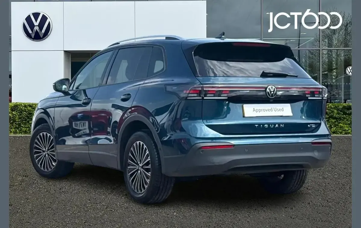Used VW Tiguan Match 148 HP (108 kW) 2024 Blue SUV