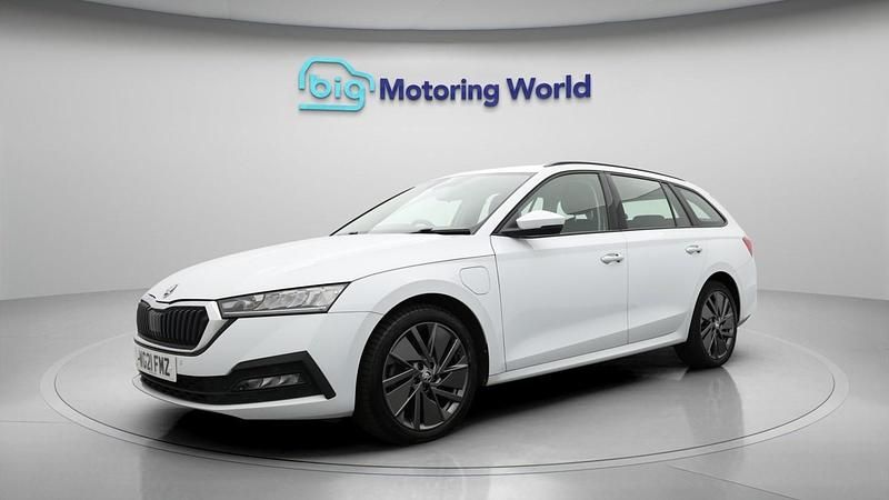 Used Skoda Octavia SE Technology 2021 White Estate
