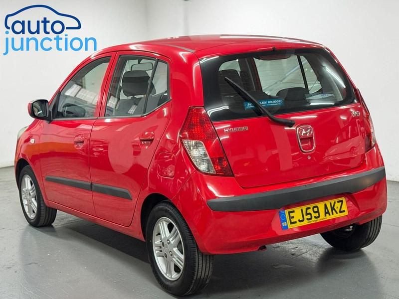 Usado Hyundai i10 Comfort 2009 Vermelho Citadino