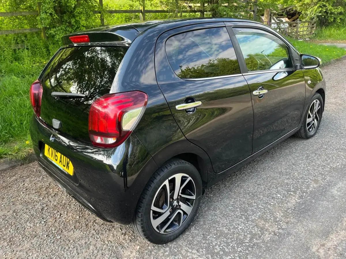 Second-hand Peugeot 108 82 CP (60 kW) 2016 Negru Hatchback