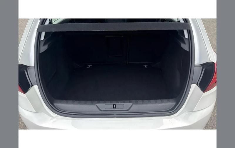 Used Peugeot 308 Allure 131 HP (96 kW) 2019 White Hatchback