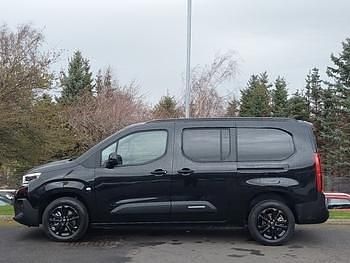New Citroën Berlingo 101 HP (74 kW) 2026 Black MPV