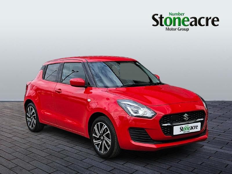Usado Suzuki Swift SZ-L 81 HP (59 kW) 2023 Vermelho Citadino
