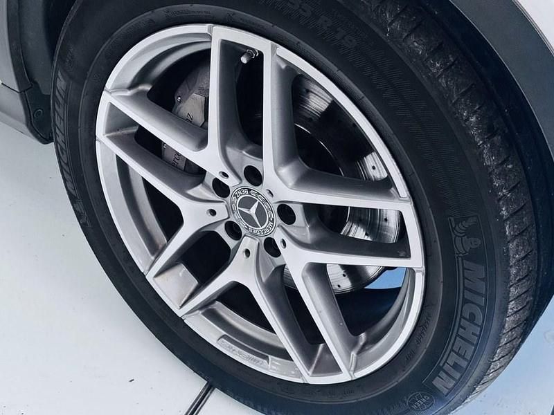 Second-hand Mercedes GLC220 AMG line 170 CP (125 kW) 2018 Alb Break