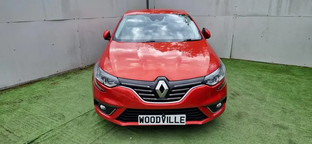 Used Renault Mégane Dynamique 2017 Red Hatchback