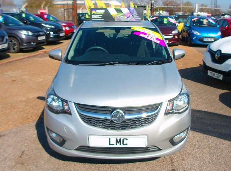 Second-hand Vauxhall Viva 75 CP (55 kW) 2017 Argintiu Hatchback