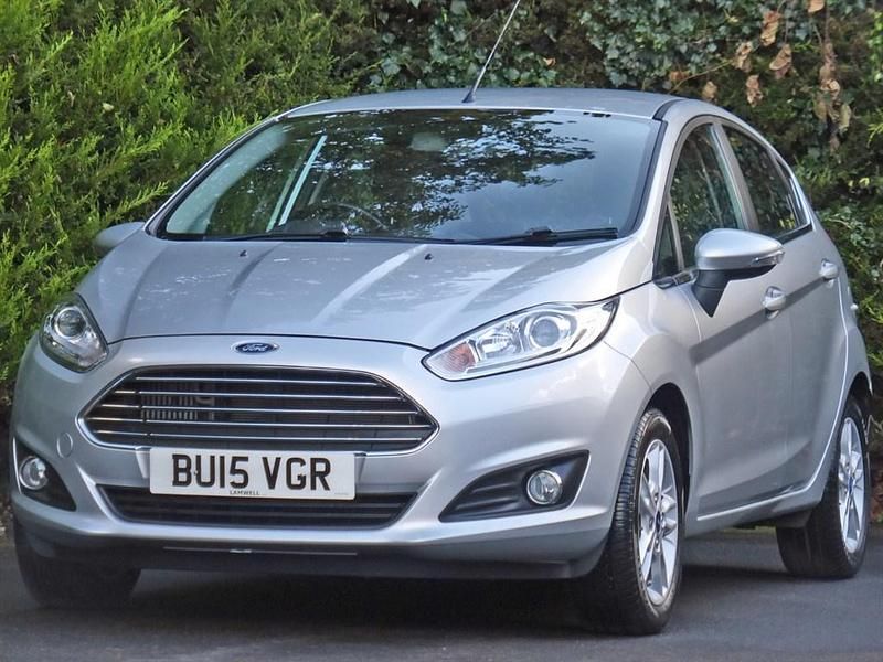 Satin silver metallic Used 2015 Ford Fiesta Zetec Hatchback | £8,495 (A bit pricey) - Image 1/4