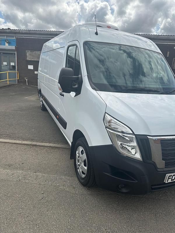 Used Nissan Interstar Acenta 135 HP (99 kW) 2022 White Van