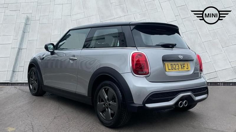 Second-hand Mini Cooper S Classic 176 CP (129 kW) 2023 Argintiu Hatchback